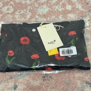 Kyte BABY midnight poppy